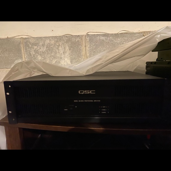 QSC ISA500TI 2Channel PRO Amp - Picture 3 of 5